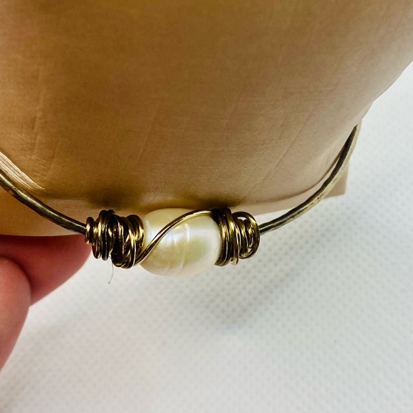 EUC Custom Made Twisted Wire Pearl Bracelet - Picture 9 of 14